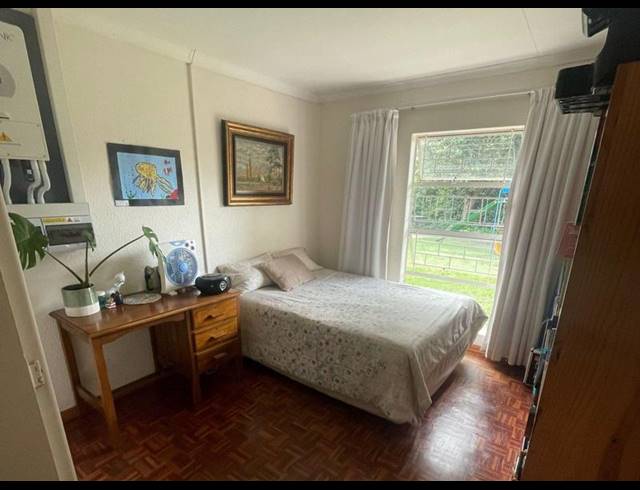 4 BEDROOM HOUSE FOR SALE IN SECUNDA CENTRAL